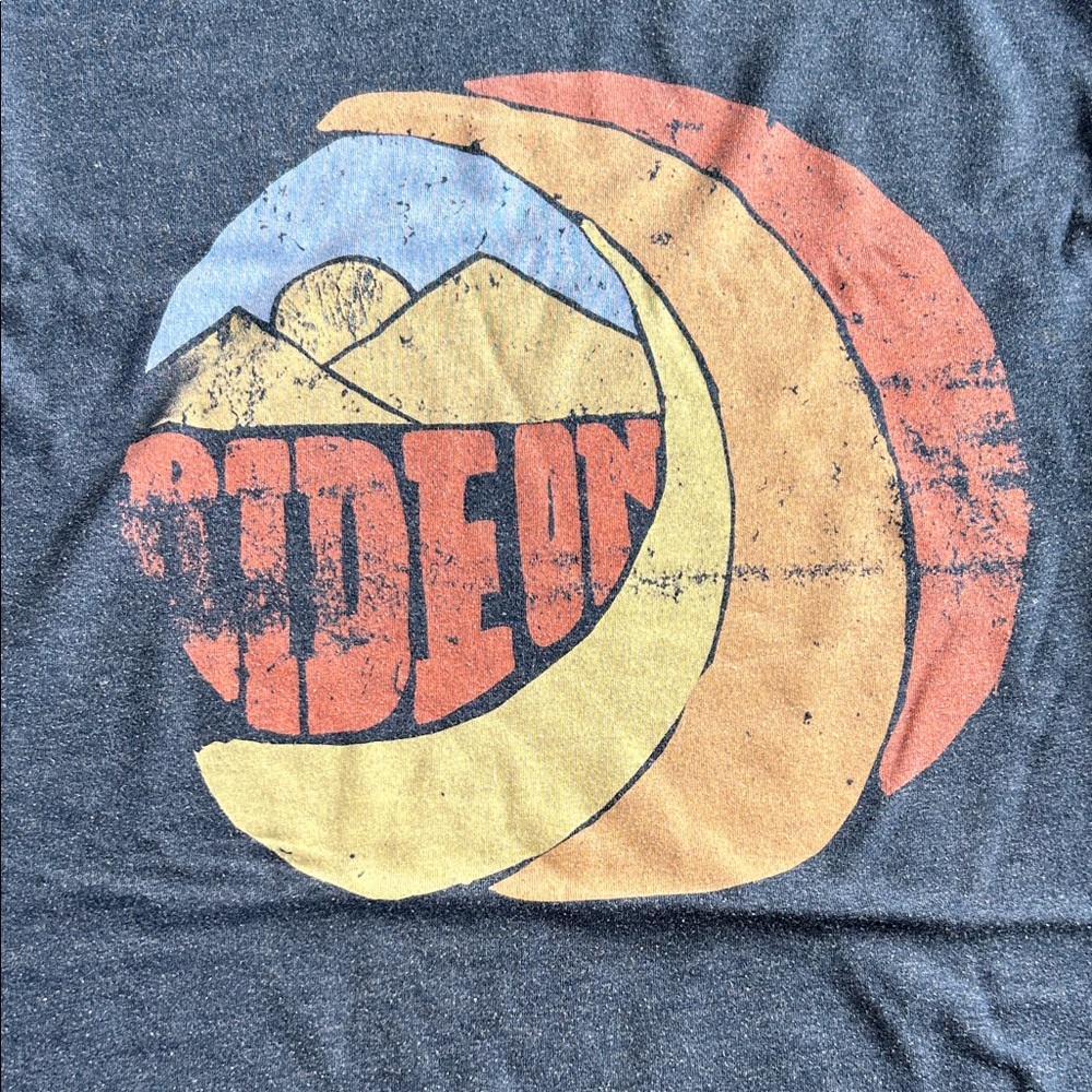 Howe Dark Gray Graphic Tee - Picture 3 of 4